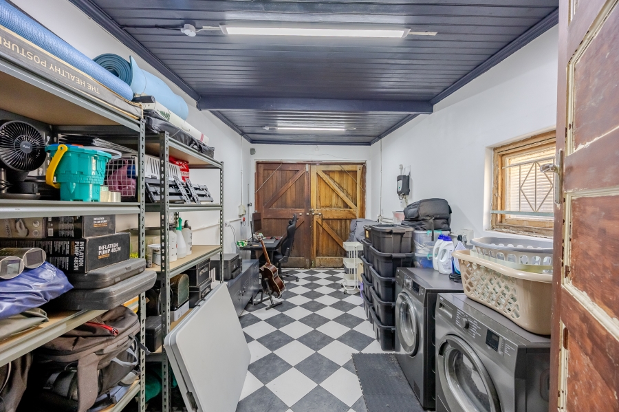 4 Bedroom Property for Sale in Wynberg Upper Western Cape